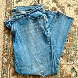 Size 20 Levi’s 711 ripped skinny jeans
